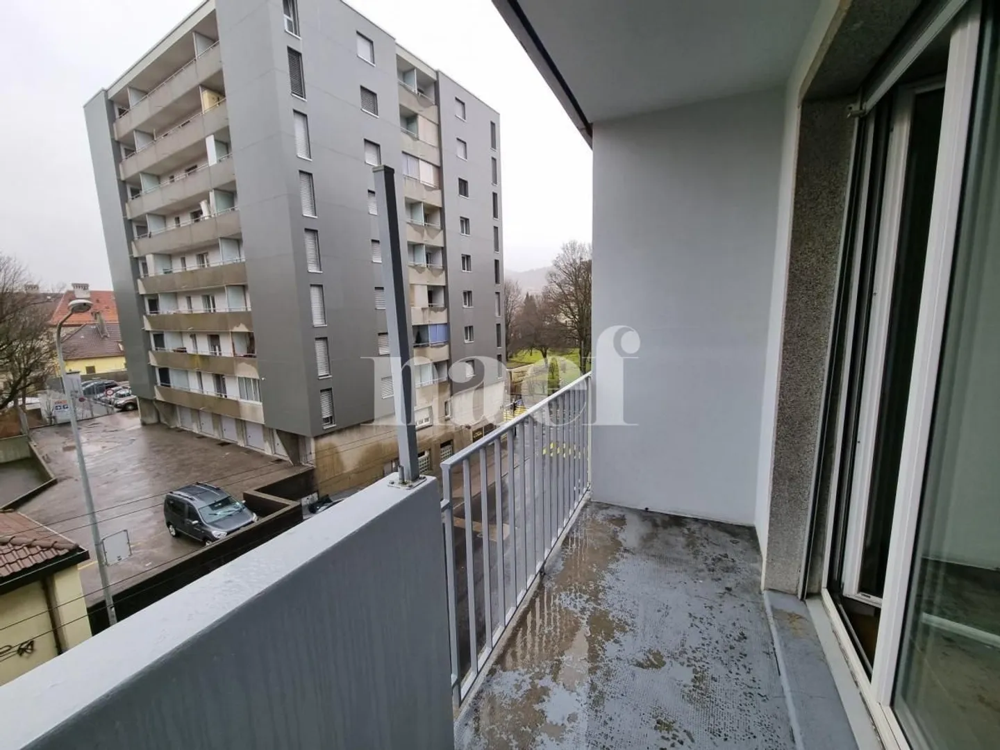4 stanze recentemente ristrutturate vicino al centro con balcone - Foto 13 di 13