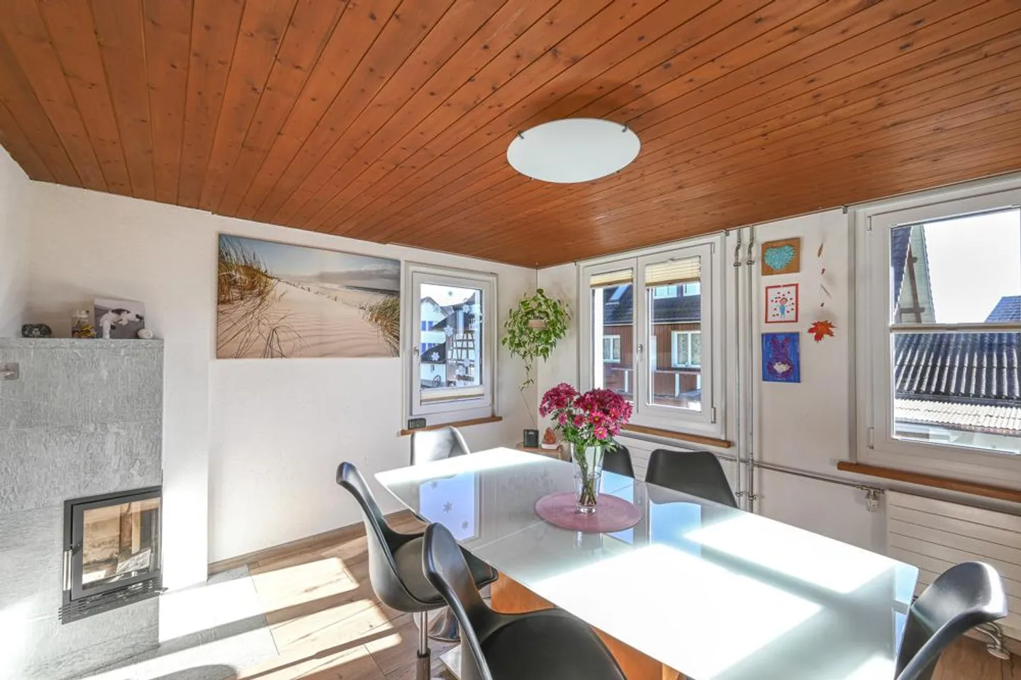 Vie lumineuse sur un grand terrain avec charme et grange - Photo 3 sur 7