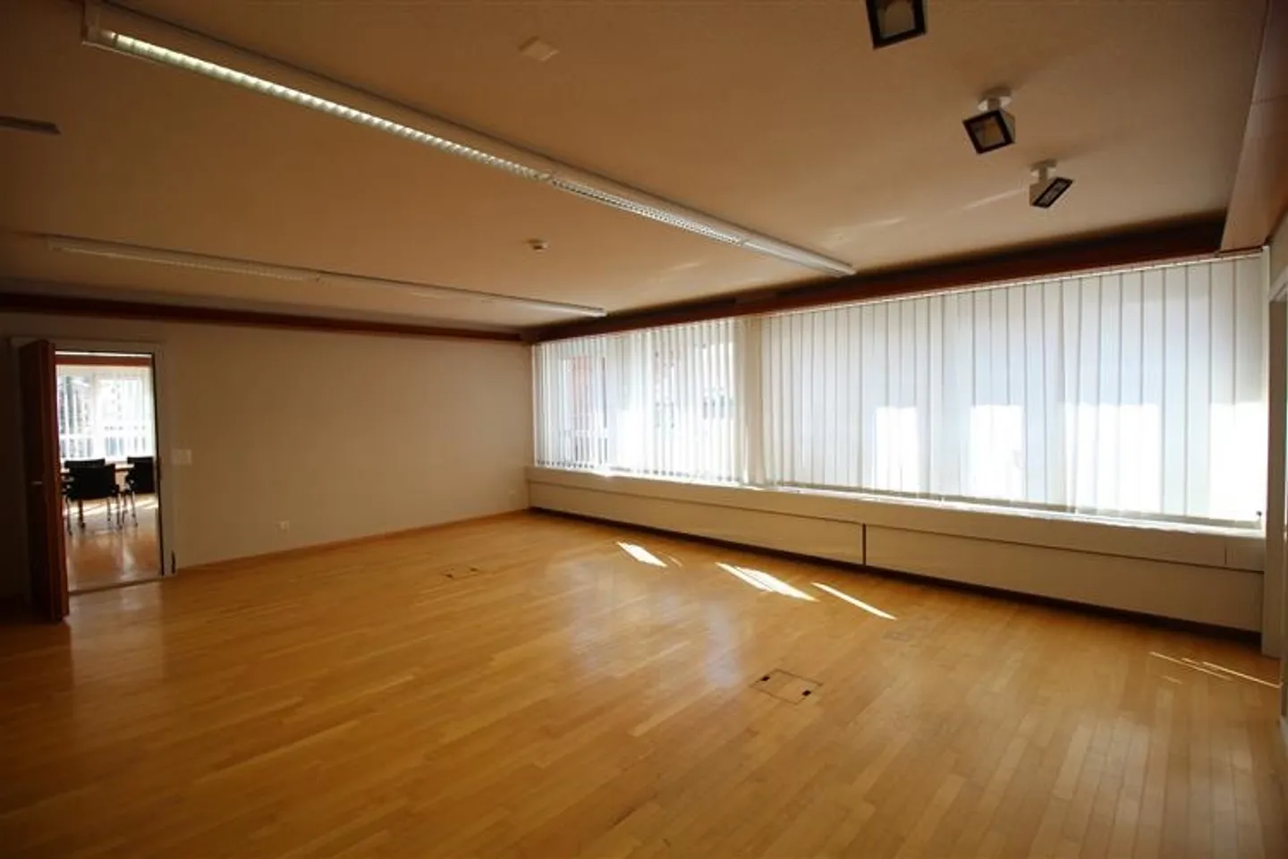 Office space for sale - Photo 3 of 9