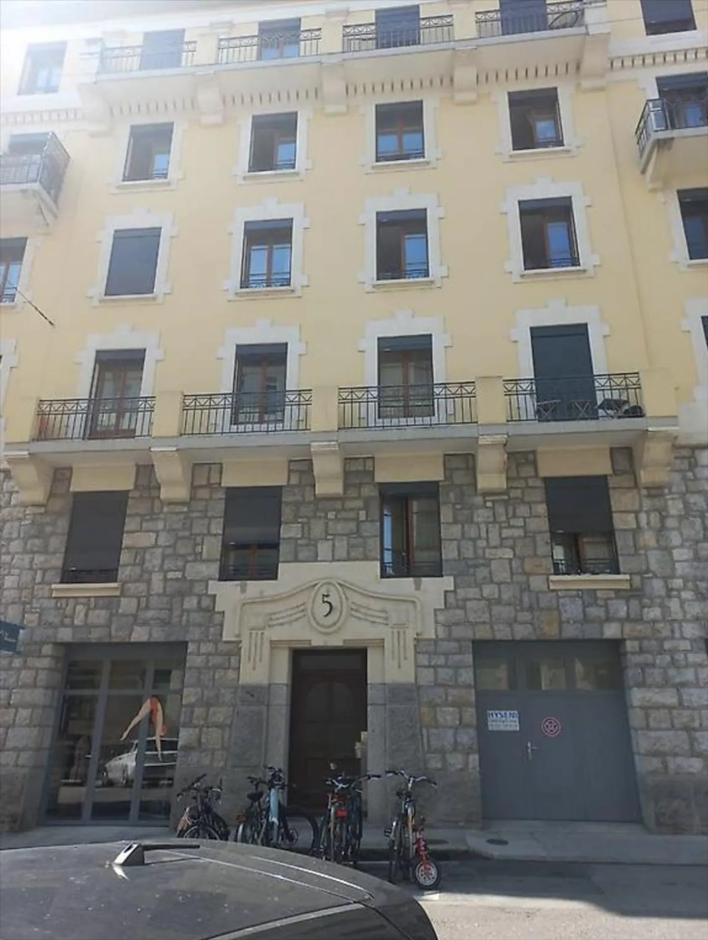 Bail charmant d'un appartement meublé de 2 pièces - Photo 4 sur 4