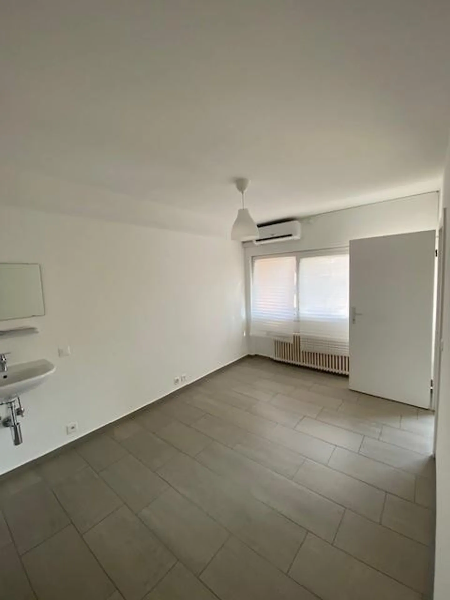 Location de local pour institut de beauté/bureau/coiffeur/physiothérapie - Photo 1 sur 5