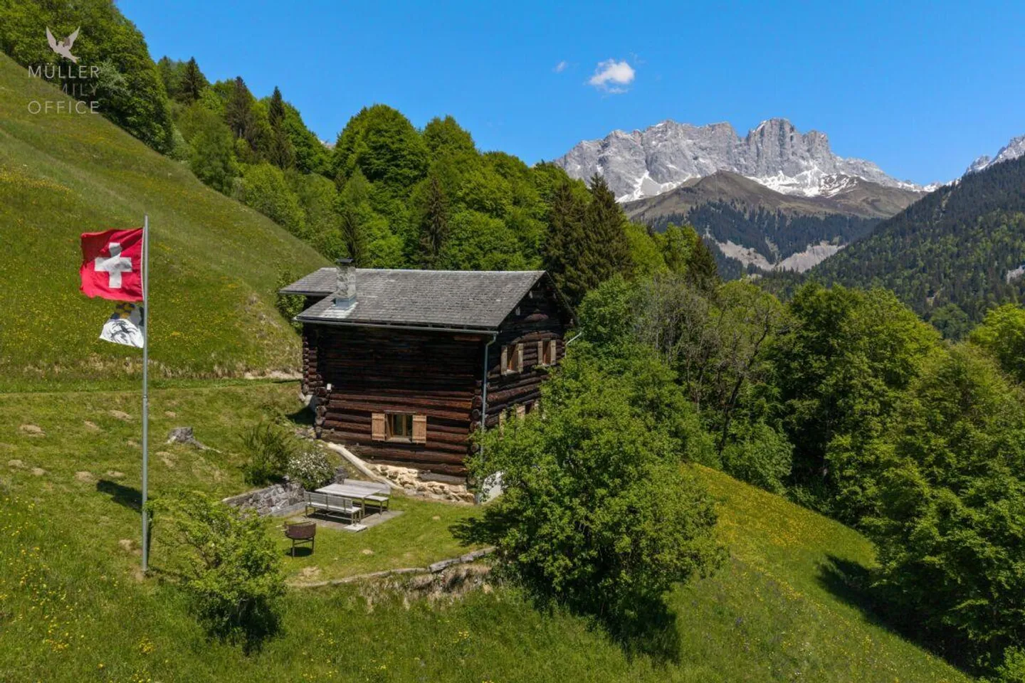 Characterful holiday home with breathtaking views over the Prättigau - Photo 1 of 13