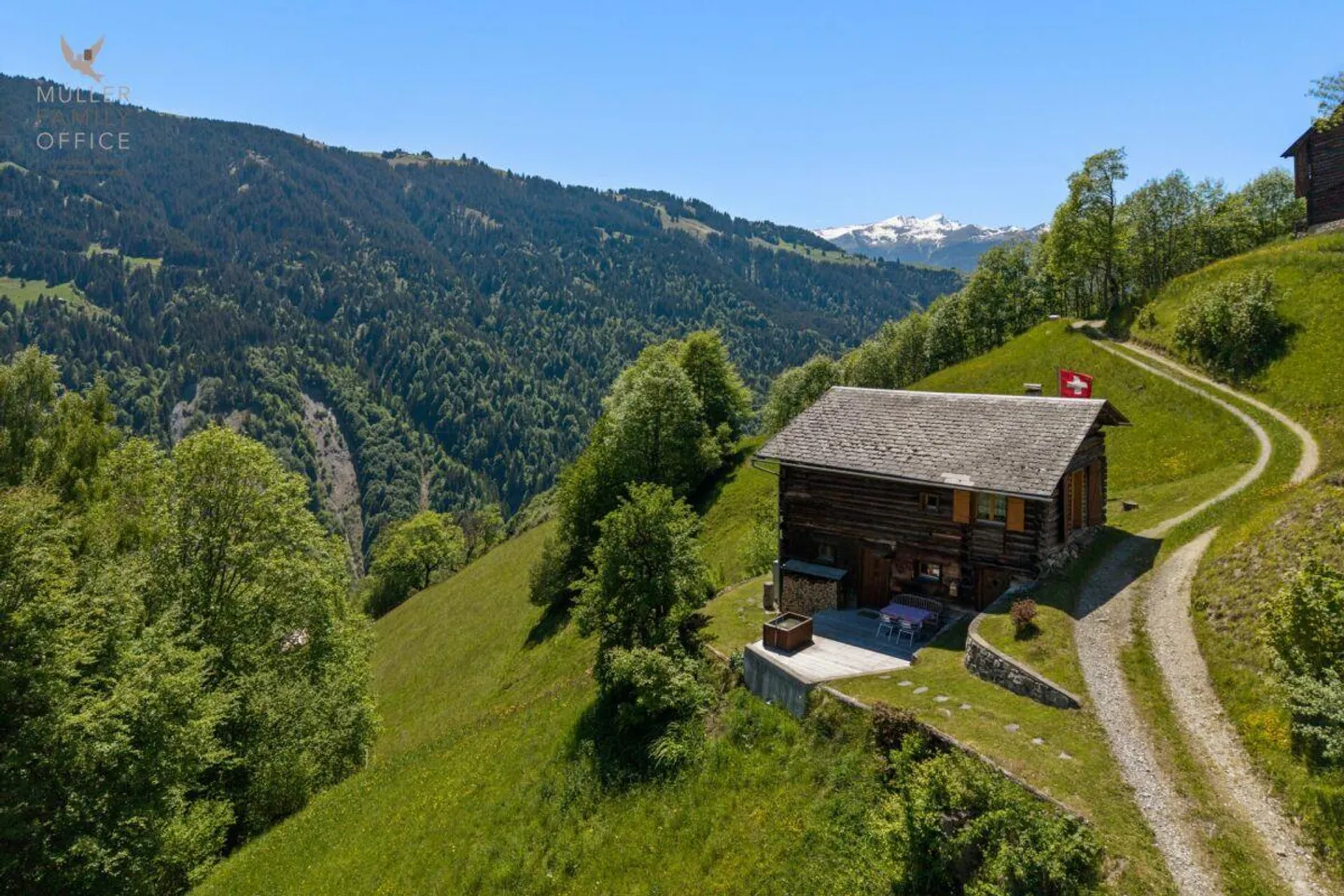 Characterful holiday home with breathtaking views over the Prättigau - Photo 3 of 13