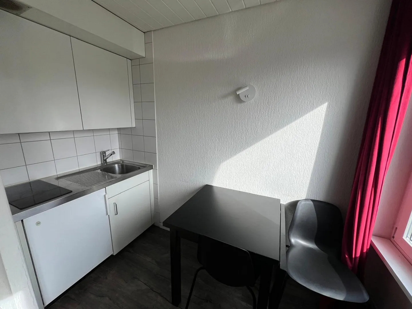 Furnished Studio in a Very Central Location - Photo 4 of 8