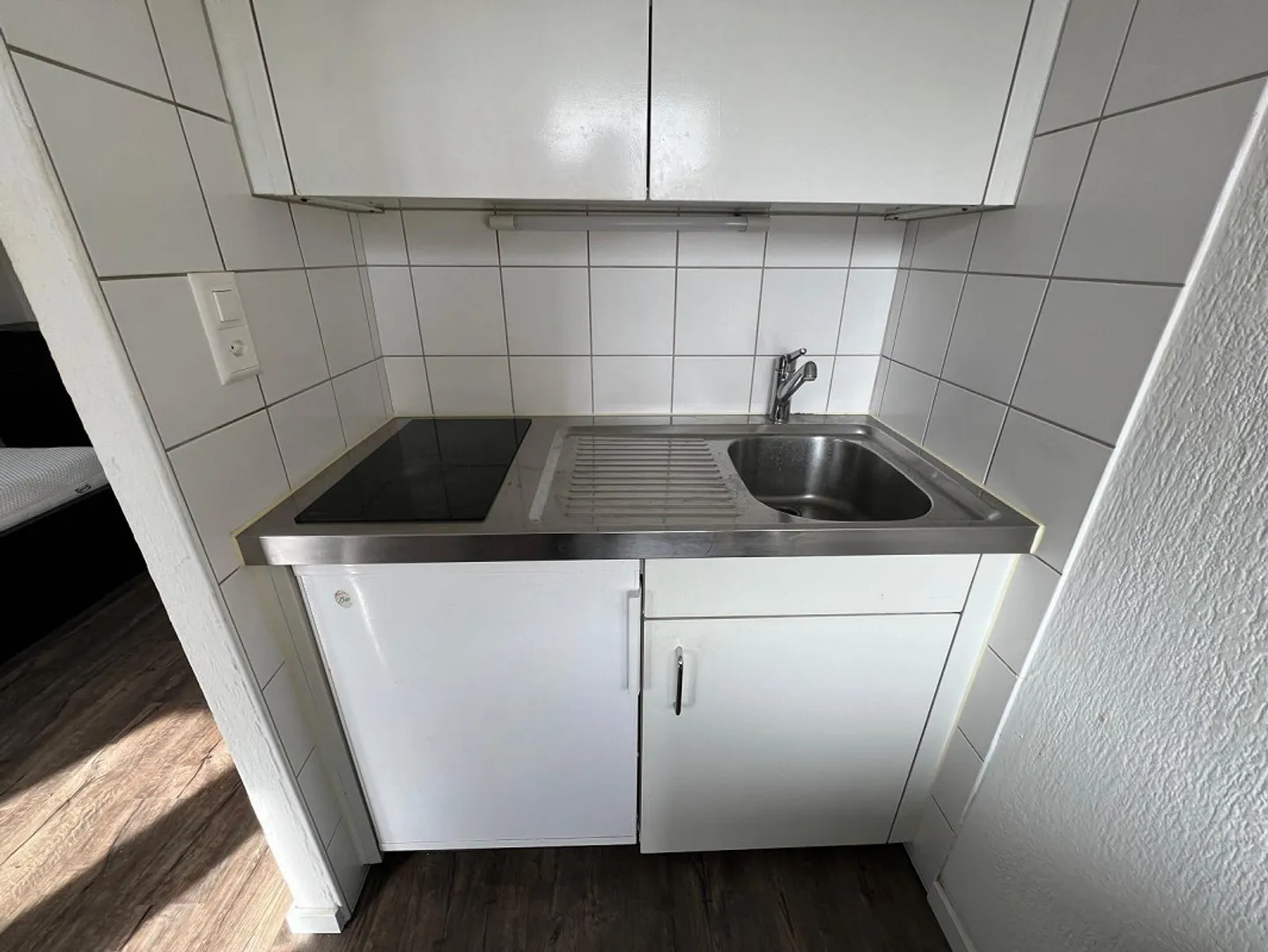 Furnished Studio in a Very Central Location - Photo 5 of 8