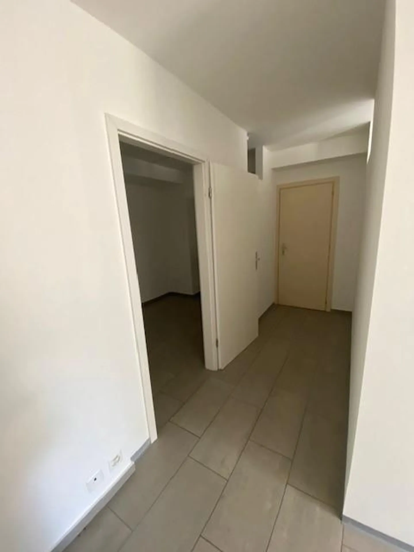 Location de local pour institut de beauté/bureau/coiffeur/physiothérapie - Photo 3 sur 5