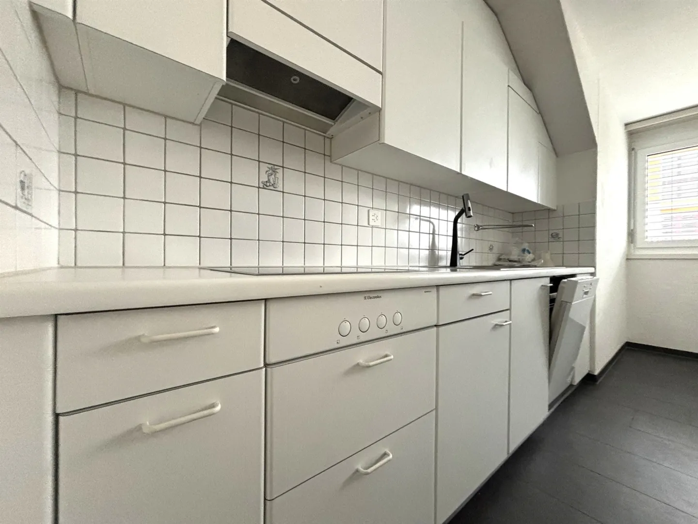 Spacious Maisonette Apartment Seeks New Tenants! - Photo 8 of 11