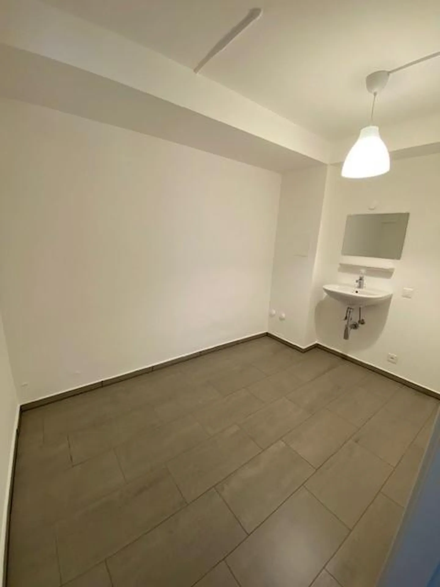Location de local pour institut de beauté/bureau/coiffeur/physiothérapie - Photo 4 sur 5