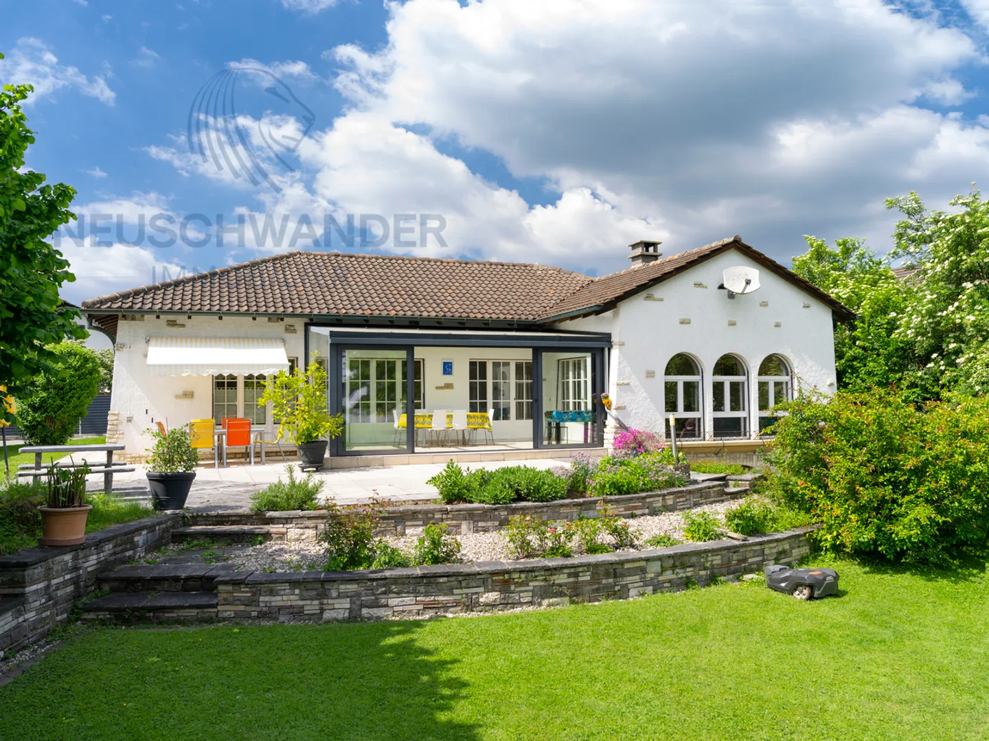 Single house for sale - Photo 1 of 7