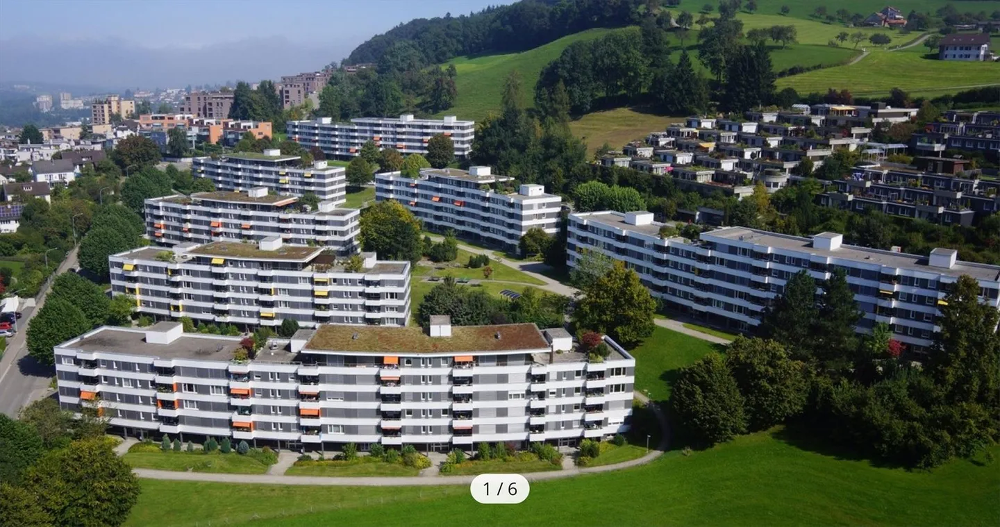 Preiswerte 5.5-Zimmer-Wohnung mit Balkon und Weitsicht - Foto 1 von 9