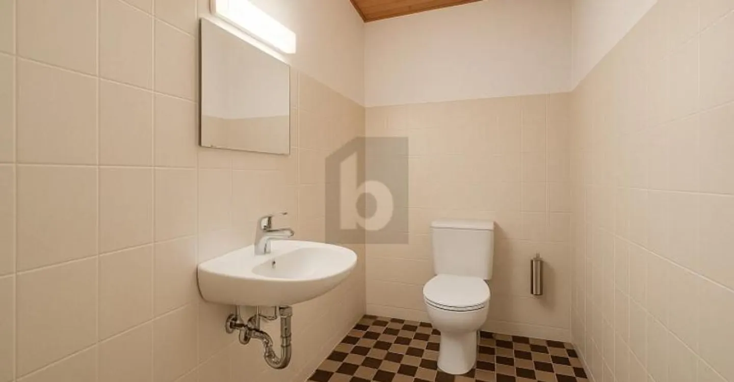 Commercial Space with Good Visibility - Photo 3 of 5