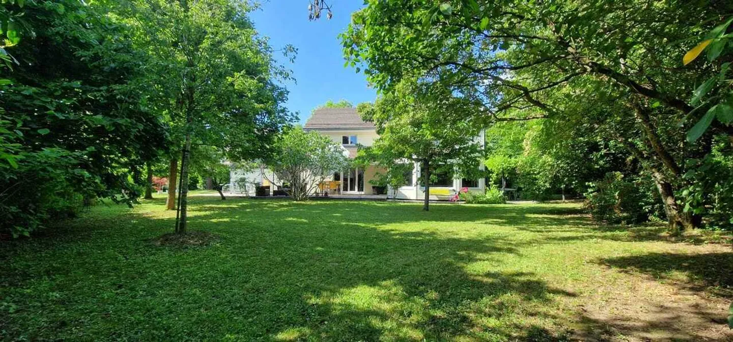 Villa spacieuse avec jardin magnifique - Photo 8 sur 23