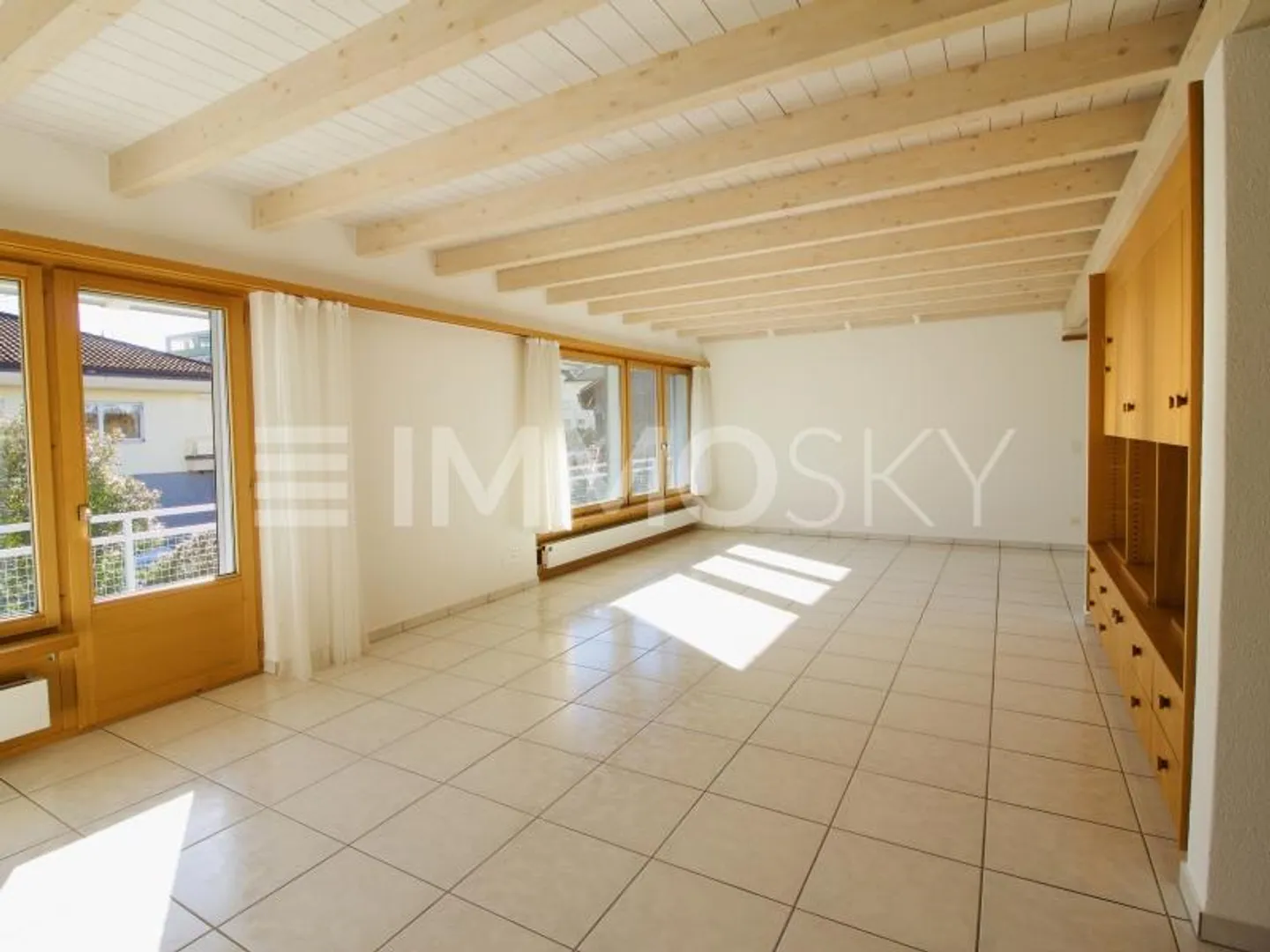 Apartment for rent - Photo 2 of 5