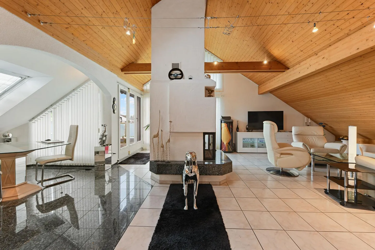 Unique penthouse with fantastic views of the Alpstein - Photo 2 of 21