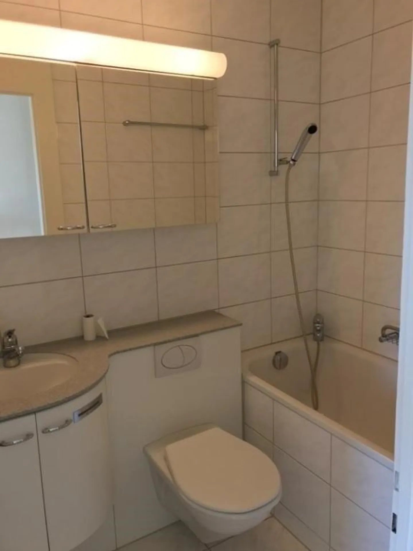 Sonnige moderne Wohnung in Zollikon - Foto 4 von 4