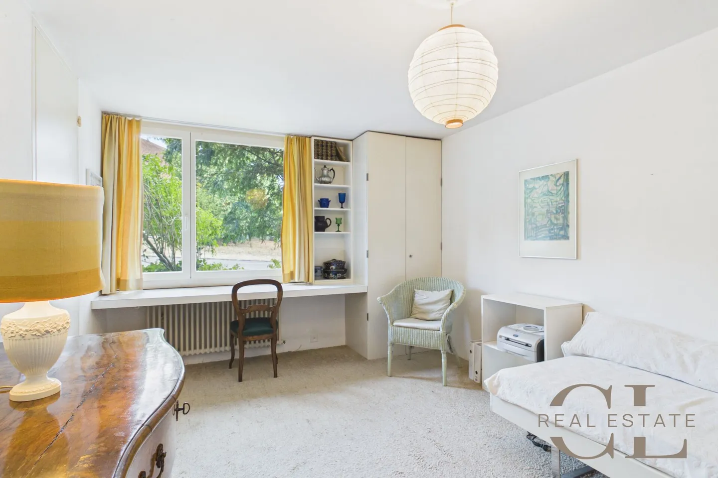 Stylish 8-room atrium house with a garage and a parking space - Photo 3 of 17