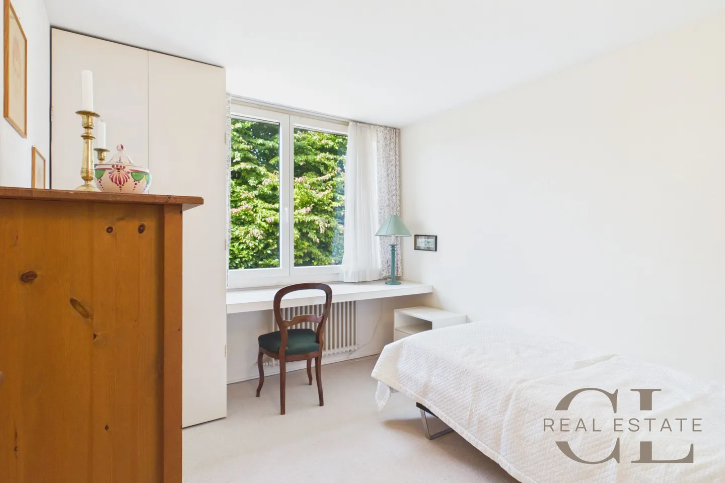 Stylish 8-room atrium house with a garage and a parking space - Photo 11 of 17