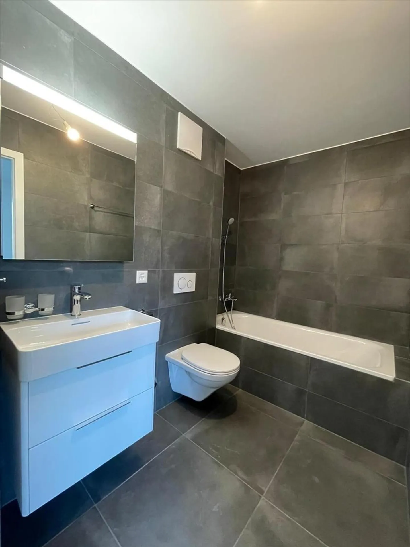 PERROY - ROLLE - SUPERBO 2 1/2 locali + cucina al 1° piano con BALCONE - Foto 7 di 8