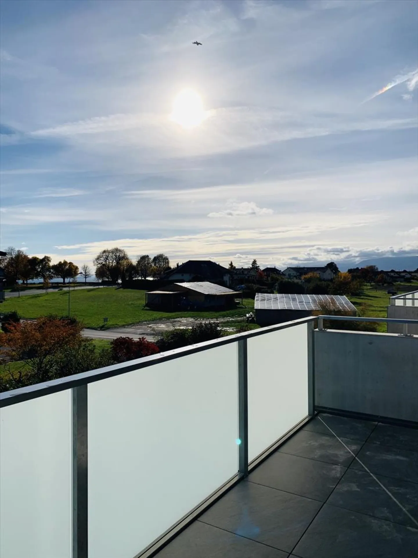 PERROY - ROLLE - SUPERBO 2 1/2 locali + cucina al 1° piano con BALCONE - Foto 3 di 8