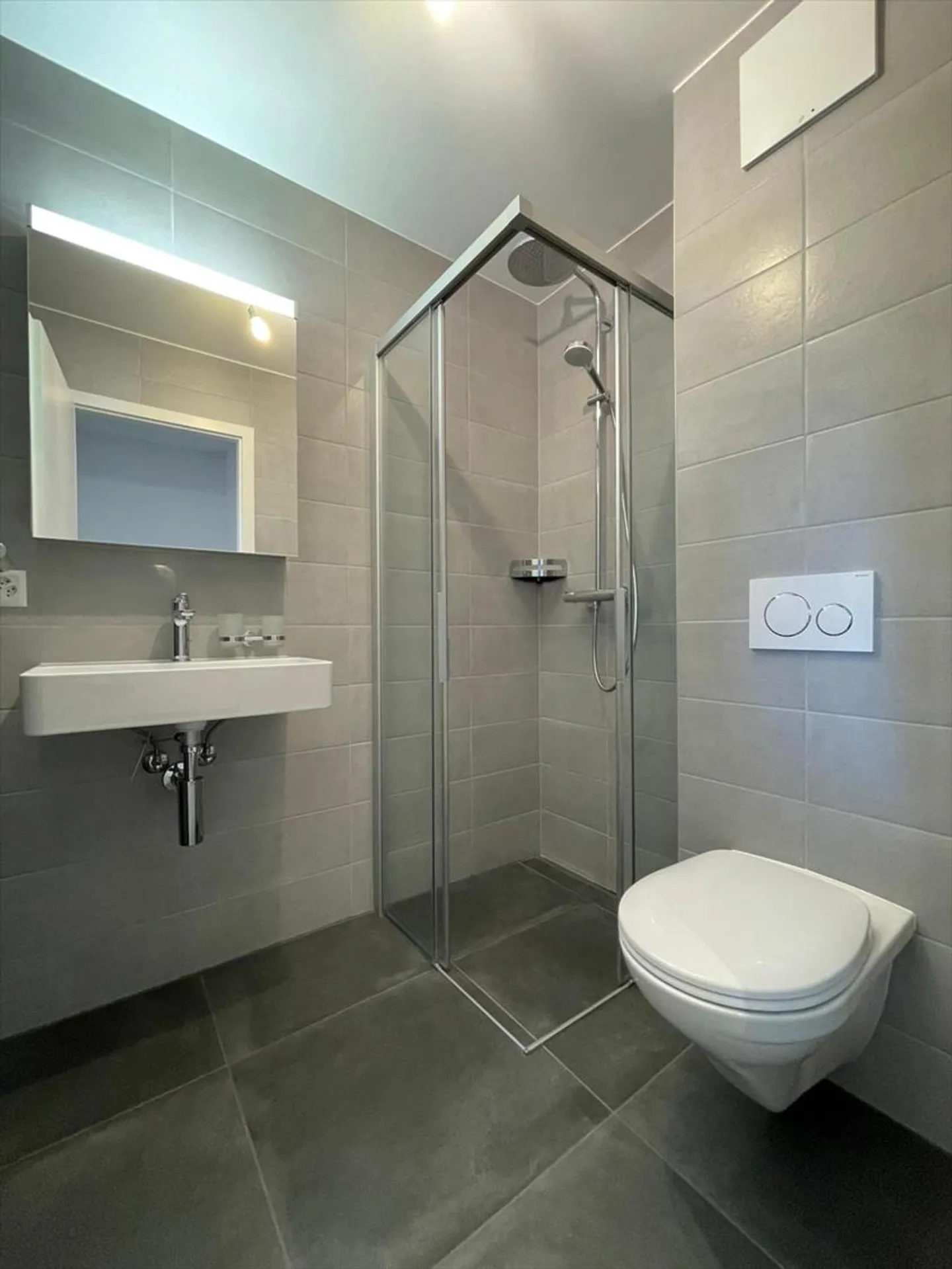 PERROY - ROLLE - SUPERBO 2 1/2 locali + cucina al 1° piano con BALCONE - Foto 8 di 8