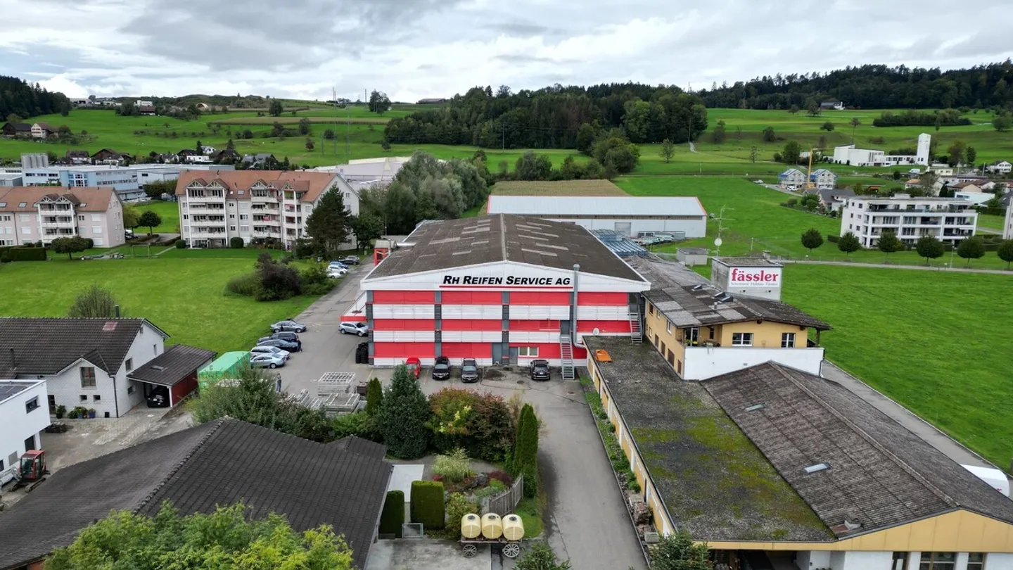 Commercial space from 343 m² to 1'700 m² - Photo 4 of 13