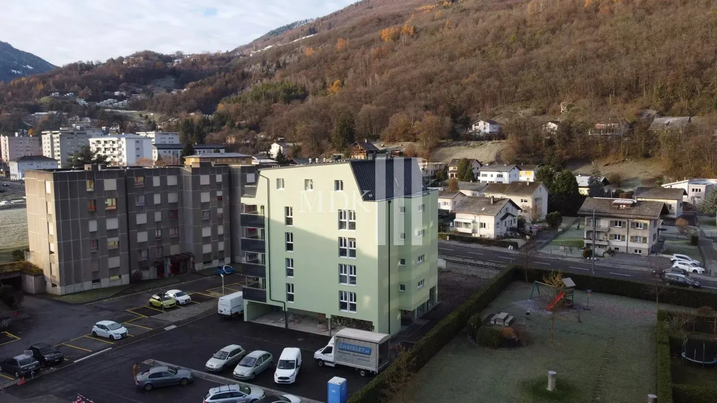 Charming Apartment with Balcony - Photo 7 of 9