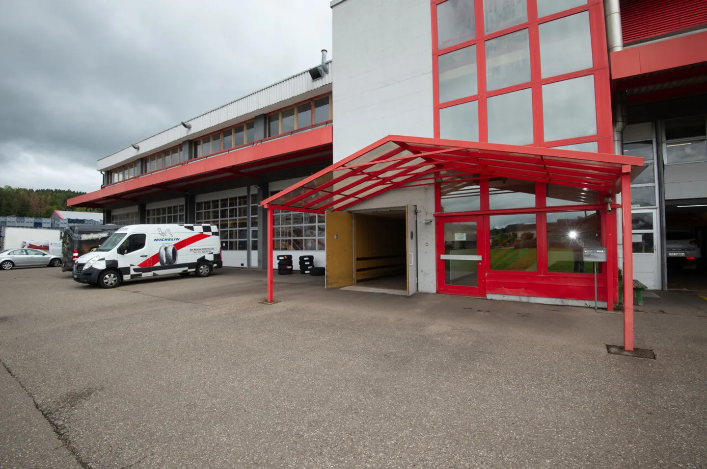 Commercial space from 343 m² to 1'700 m² - Photo 8 of 13