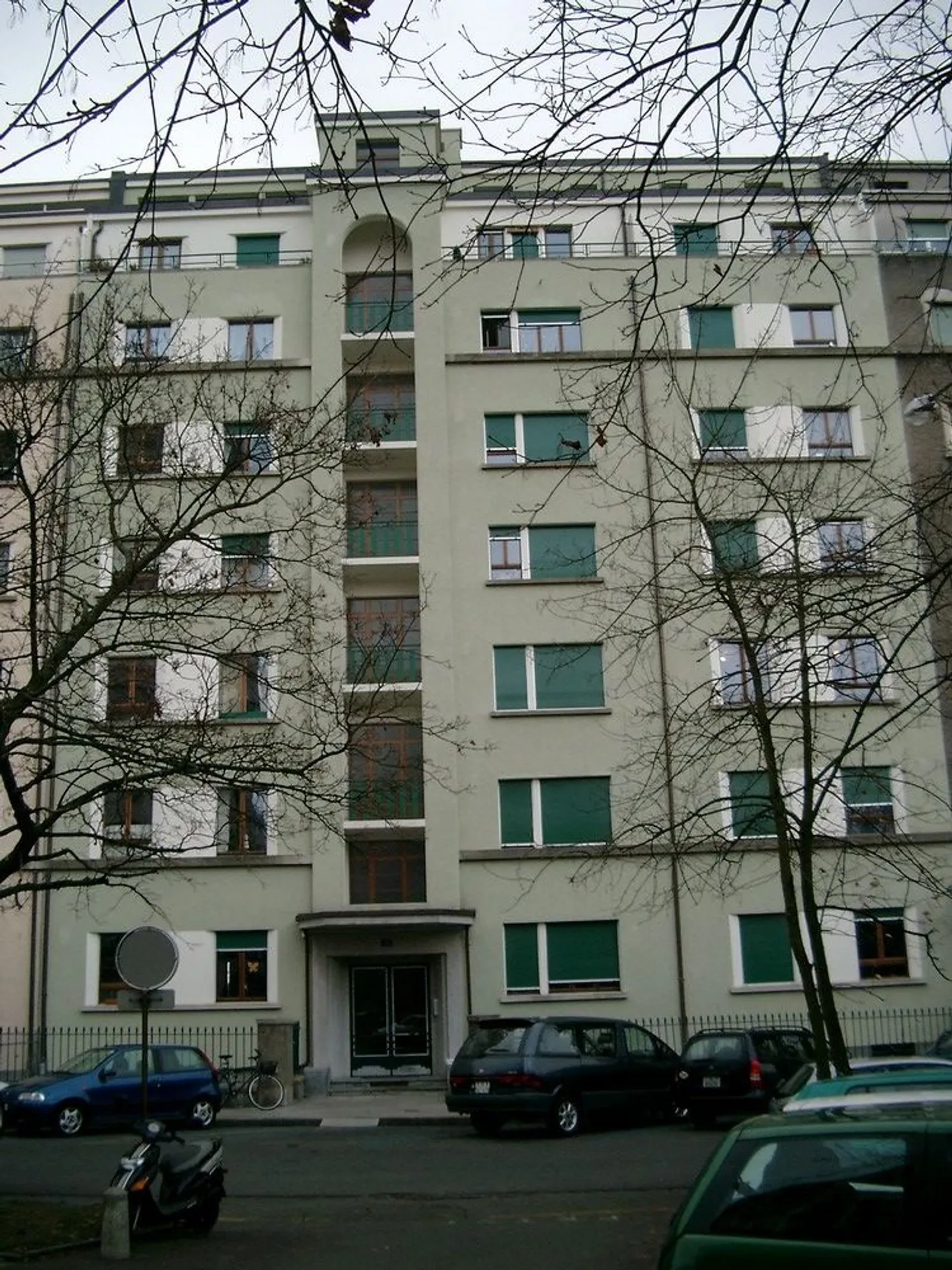 Appartamento con 2 camere e balcone, situato al 2° piano. - Foto 1 di 1