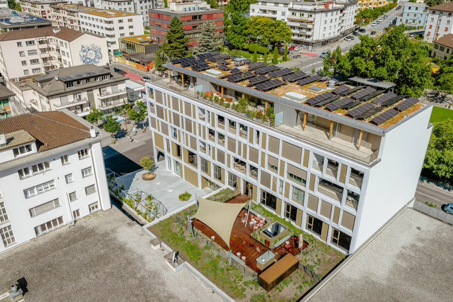 Attico dei Superlativi con 4,5 stanze nel centro di Sierre - Foto 3 di 19