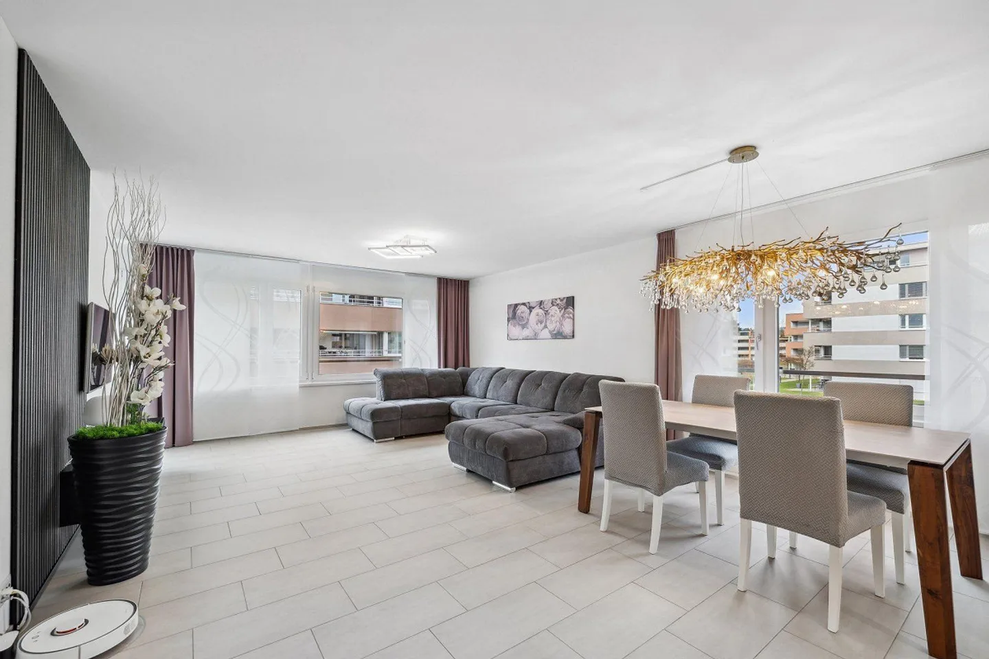 Appartamento 5.5 stanze a Oberentfelden - moderno con grande balcone - Foto 2 di 13