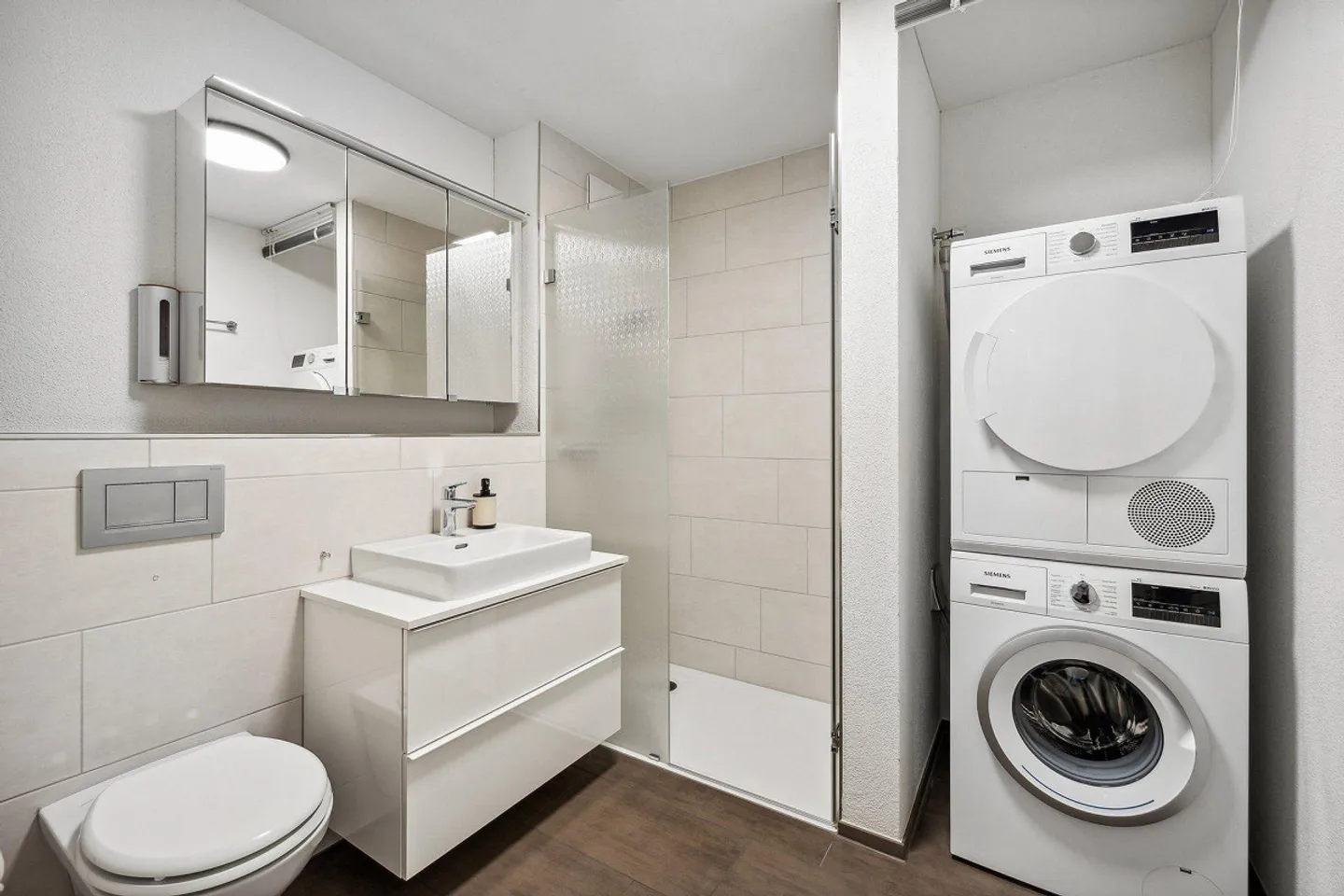 Appartamento 5.5 stanze a Oberentfelden - moderno con grande balcone - Foto 8 di 13