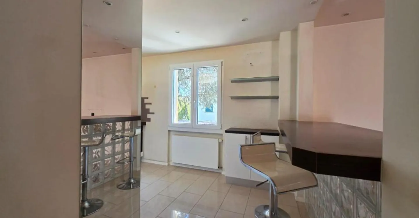 Charming detached house with garden - Photo 4 of 10