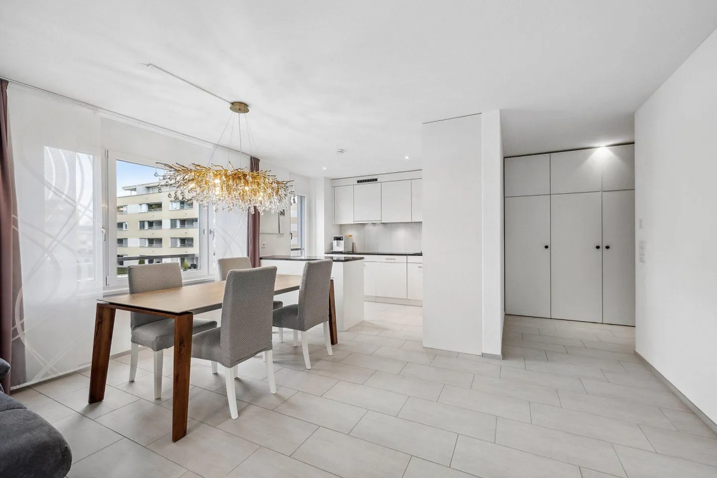 Appartamento 5.5 stanze a Oberentfelden - moderno con grande balcone - Foto 12 di 13