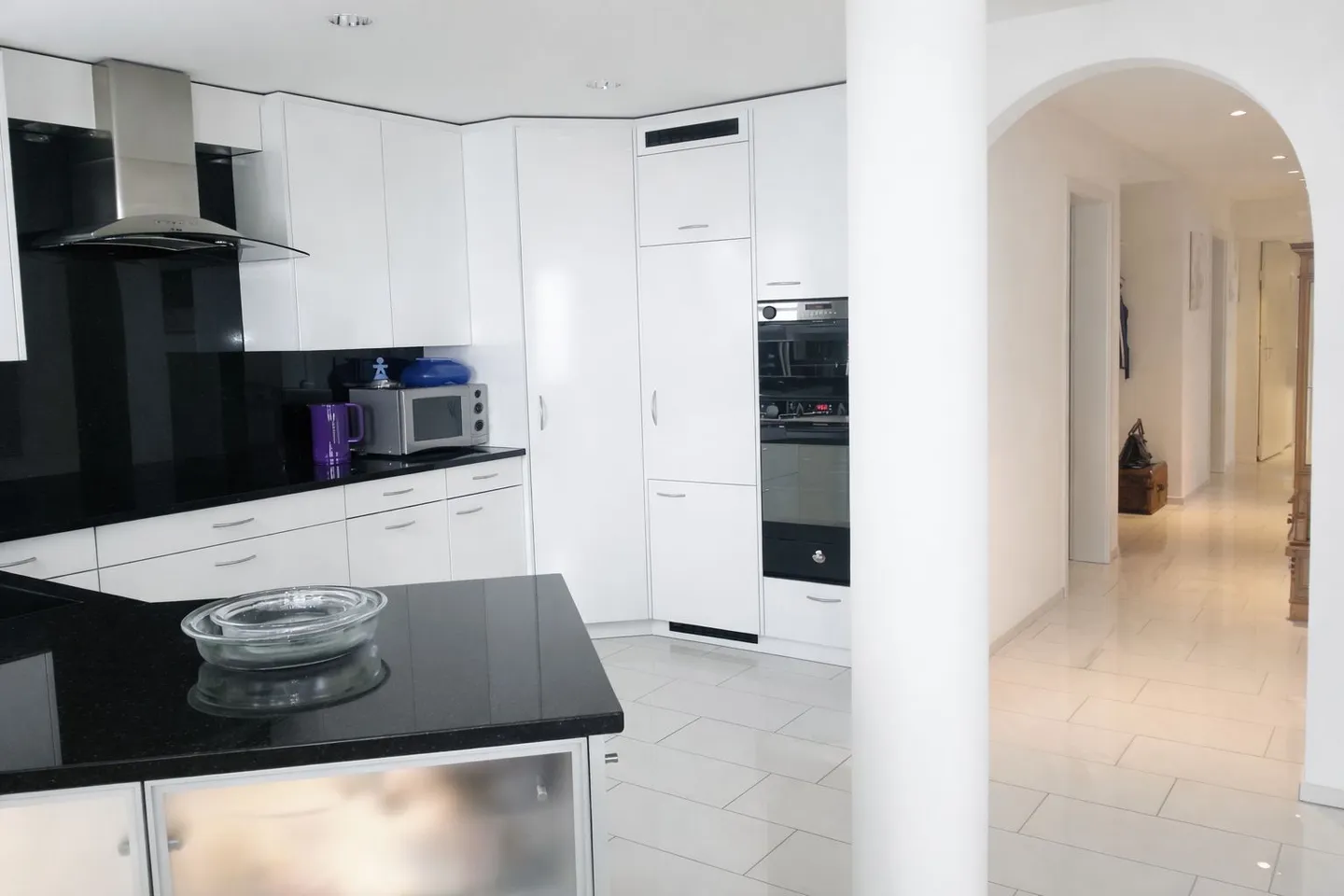 Stylish living in an idyllic location in Siebnen - Photo 3 of 12