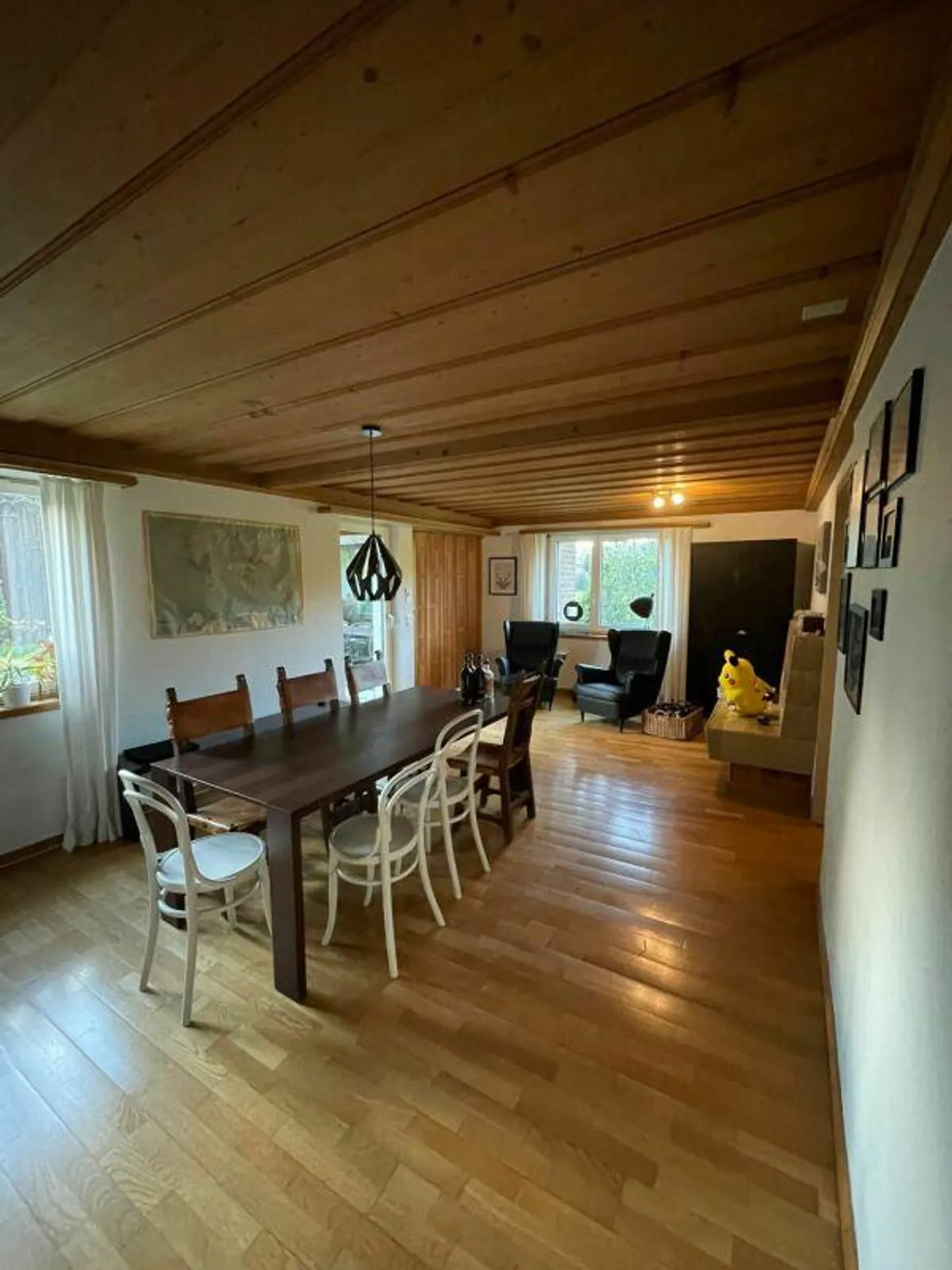 Affascinante fattoria di 7,5 stanze con ampio spazio circostante - Foto 5 di 14