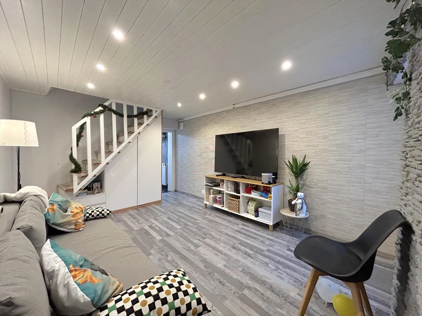 4-room house - Photo 1 of 7