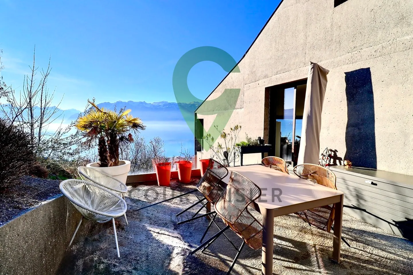 Elegant contemporary duplex with exceptional panorama - Photo 5 of 12