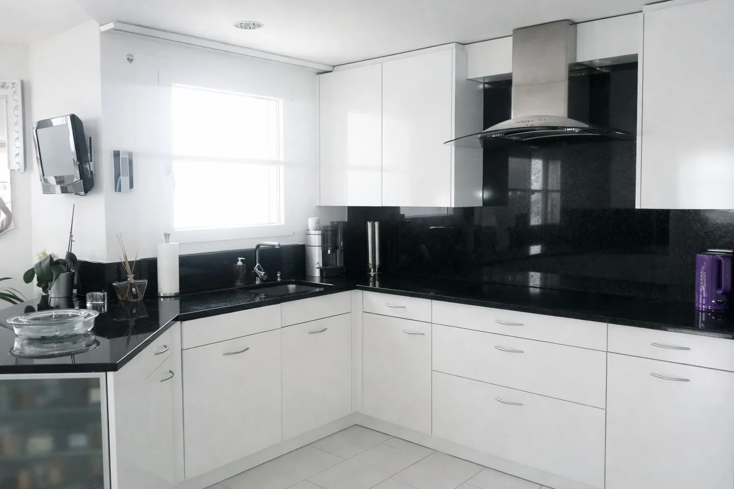 Stylish living in an idyllic location in Siebnen - Photo 2 of 12