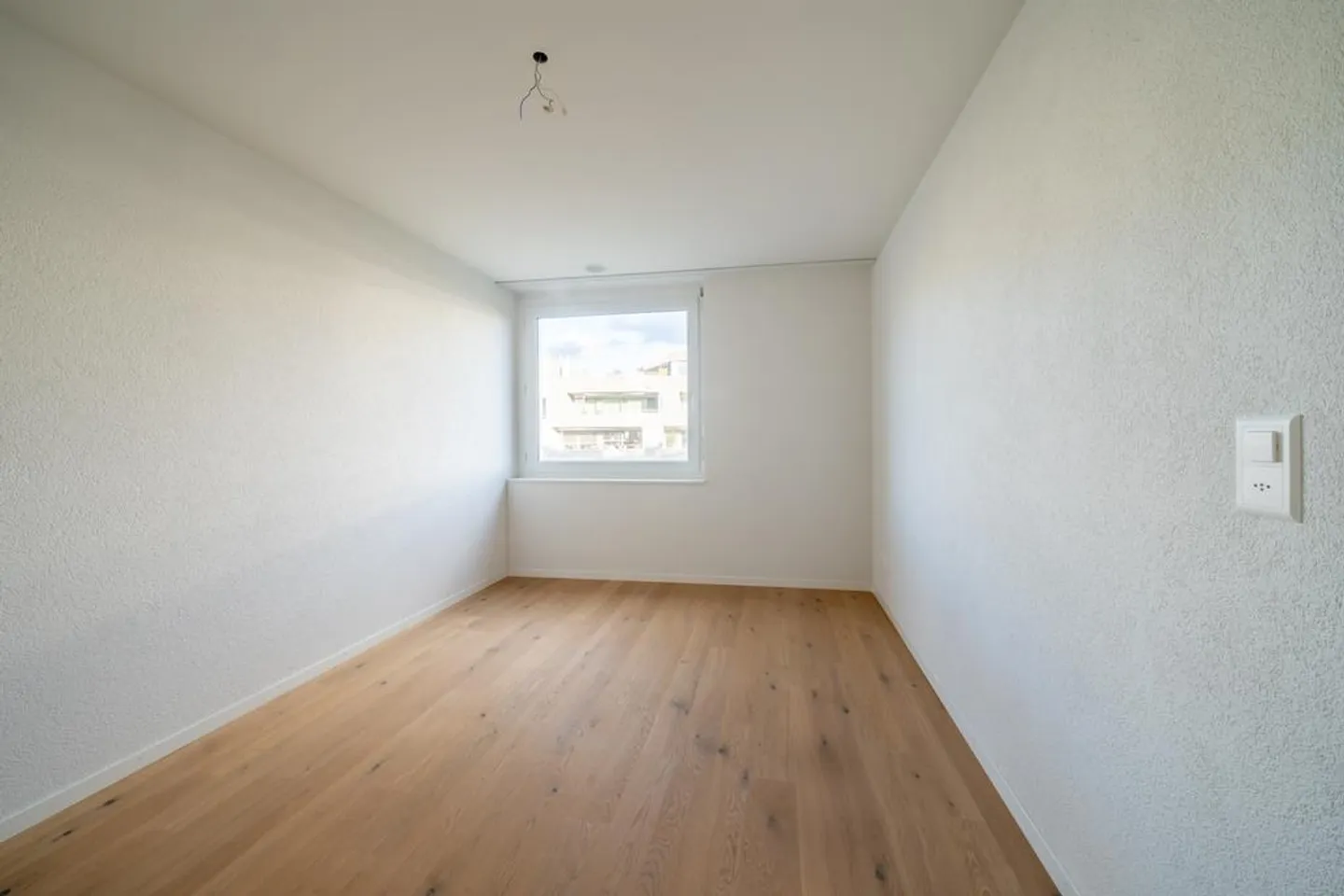 Wunderschöne 3.5 Zimmer Wohnung im 1.OG in Rohr! - Foto 3 von 10