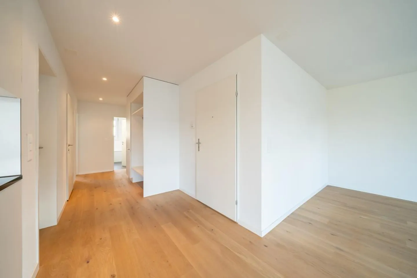 Wunderschöne 3.5 Zimmer Wohnung im 1.OG in Rohr! - Foto 8 von 10