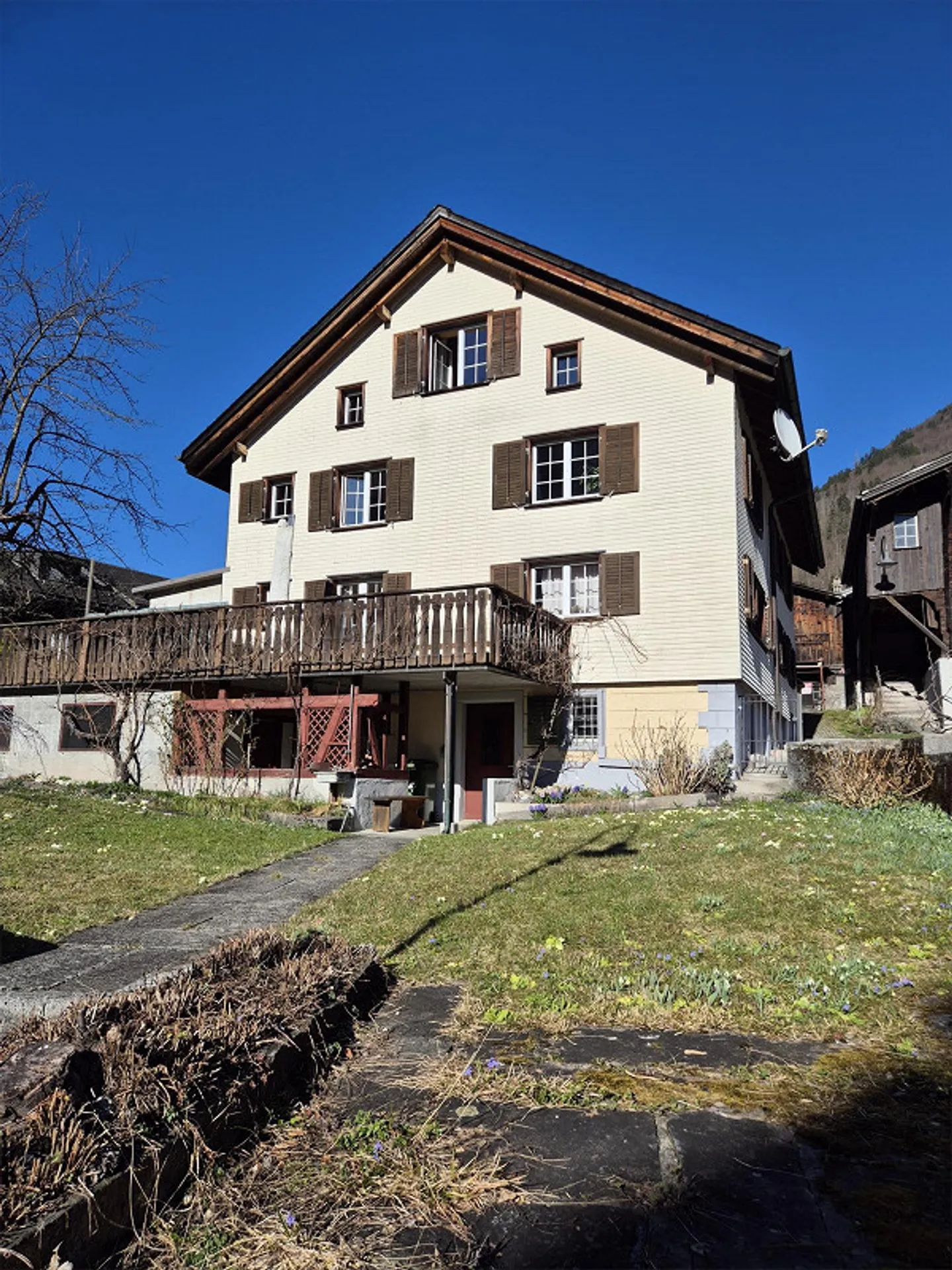 Appartement sous les combles de 5 1/2 pièces sur 2 étages avec jardin - Photo 1 sur 11