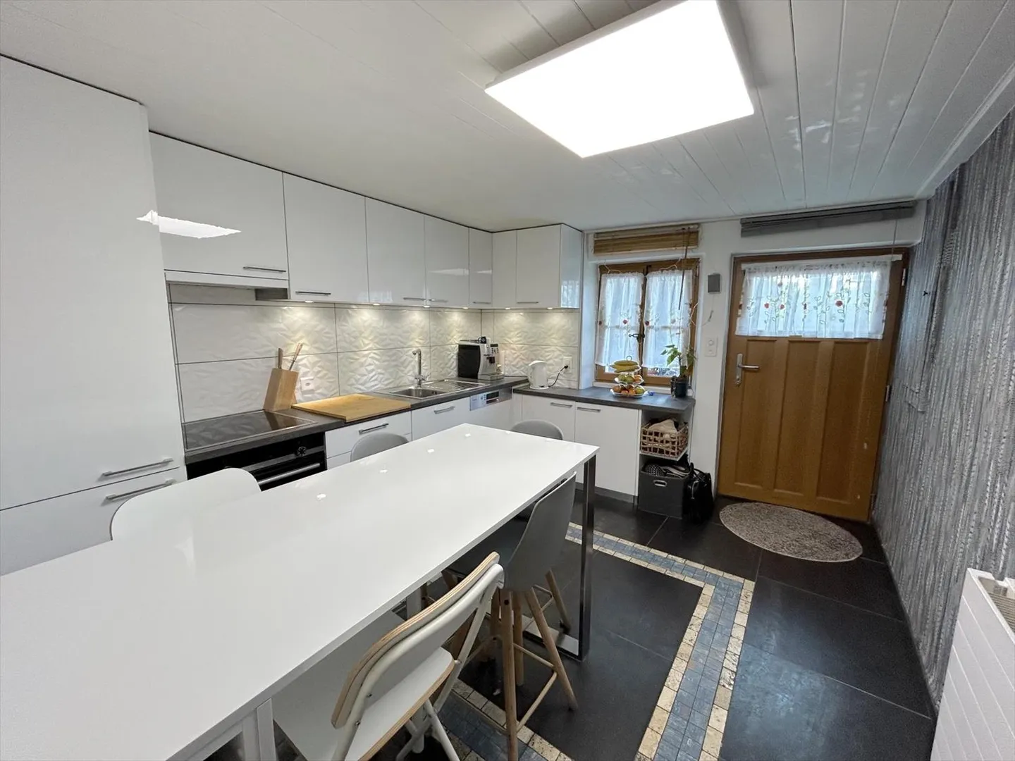 4-room house - Photo 3 of 7