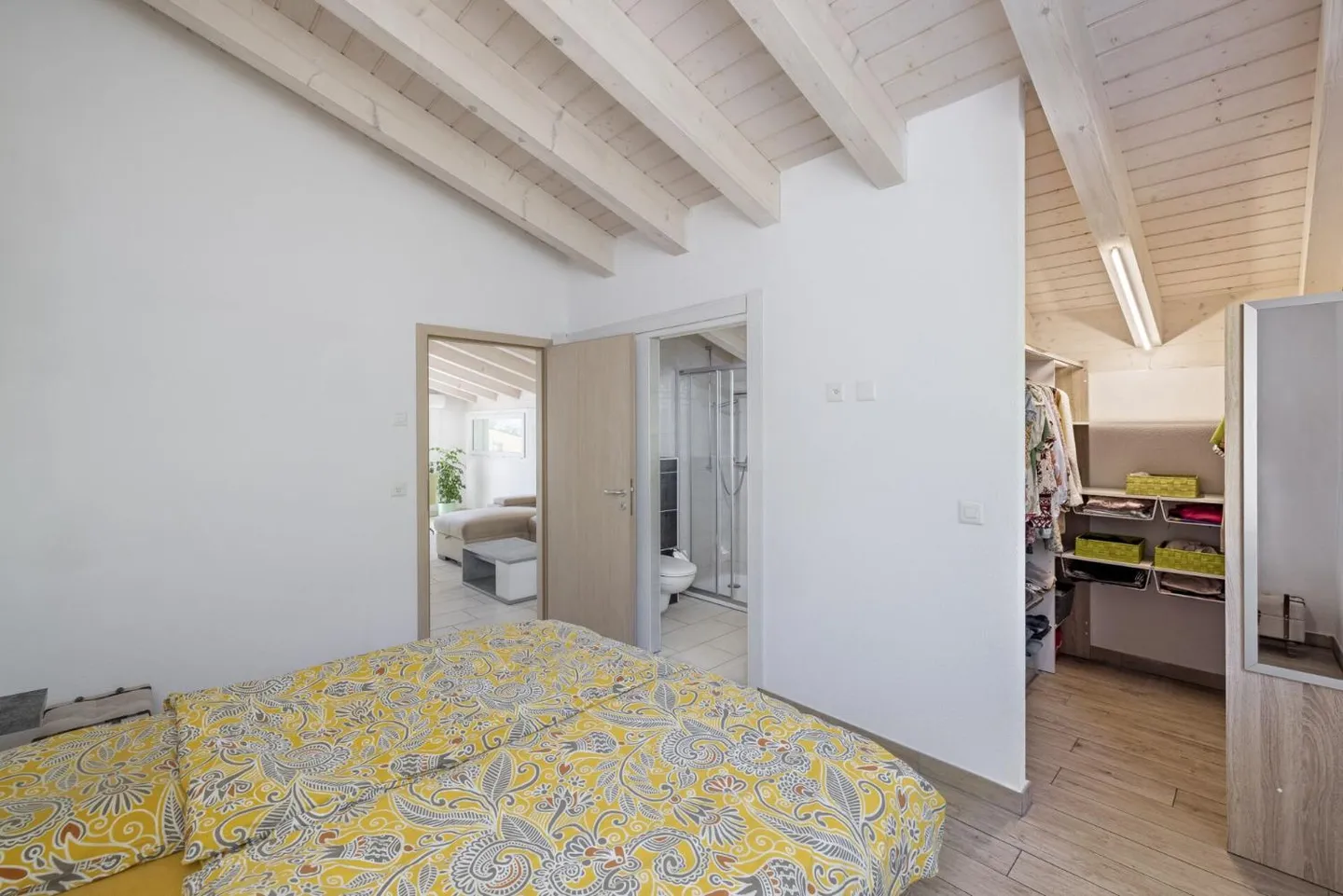 Ampio appartamento attico con 4,5 stanze e 146 m2, con vista mozzafiato sulle Alpi - Foto 11 di 12