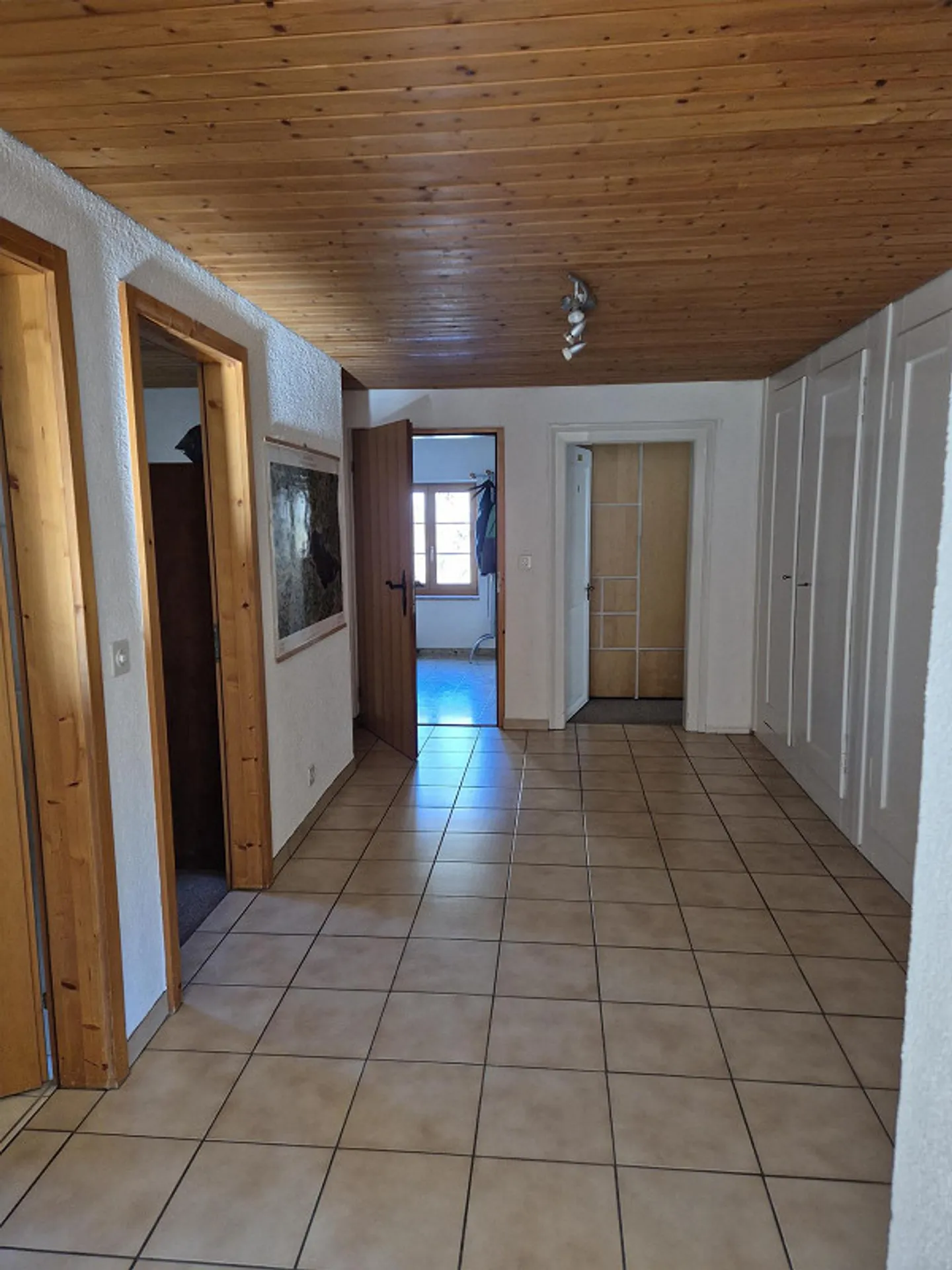 Appartement sous les combles de 5 1/2 pièces sur 2 étages avec jardin - Photo 5 sur 11