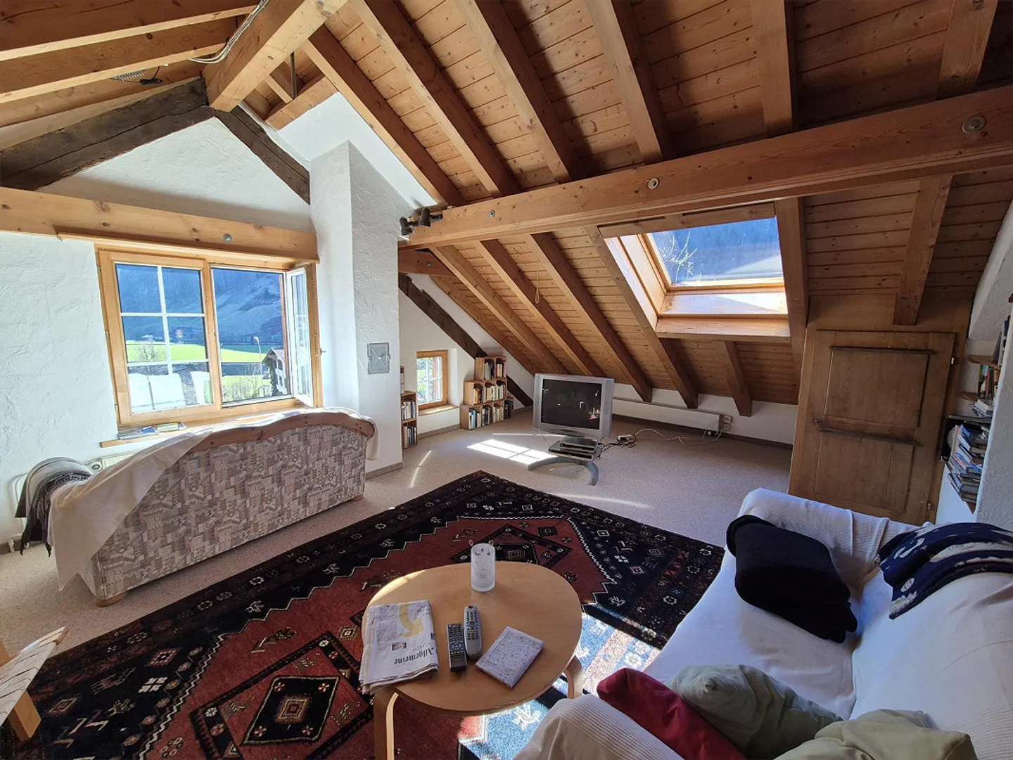 Appartement sous les combles de 5 1/2 pièces sur 2 étages avec jardin - Photo 7 sur 11