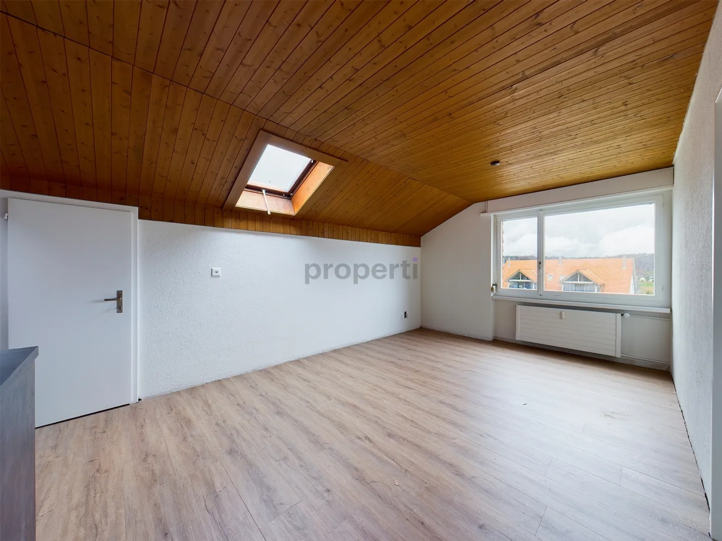 Helles Apartment mit Parkplatz - Foto 1 von 7