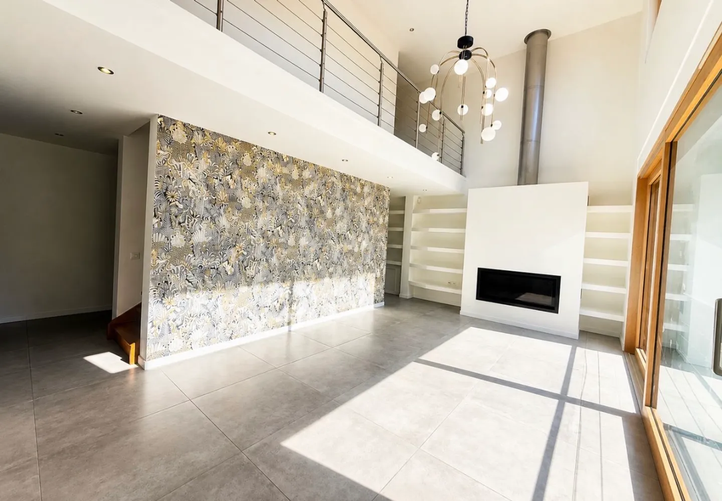 10-Zimmer-Haus - Foto 1 von 11