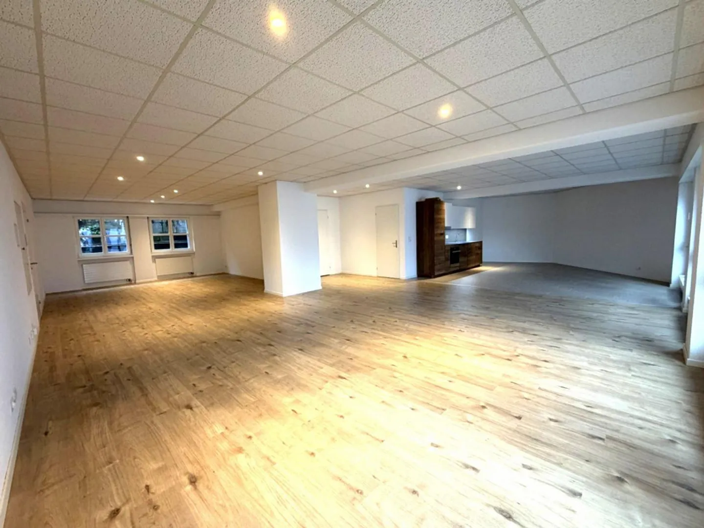 Ufficio/spazio commerciale in una posizione tranquilla nel quartiere termale - Foto 1 di 8