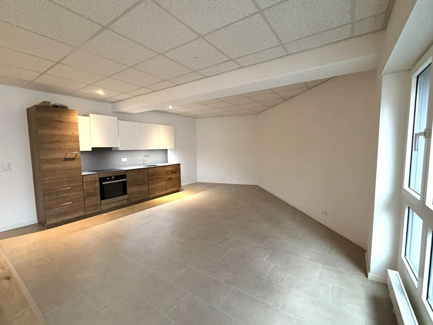 Ufficio/spazio commerciale in una posizione tranquilla nel quartiere termale - Foto 3 di 8