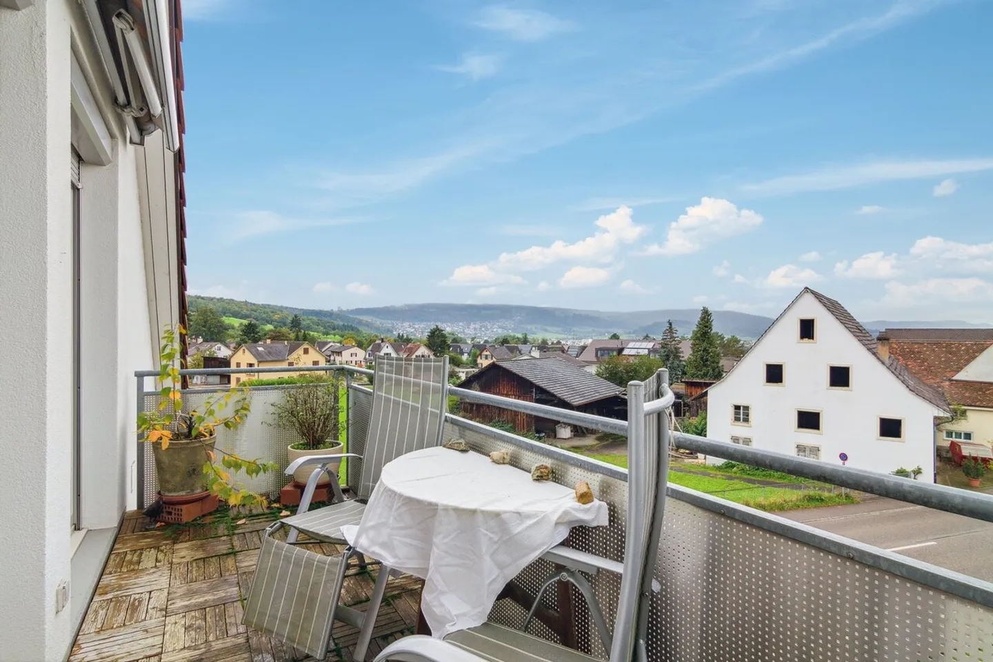 Living with style and a view - Photo 7 of 8